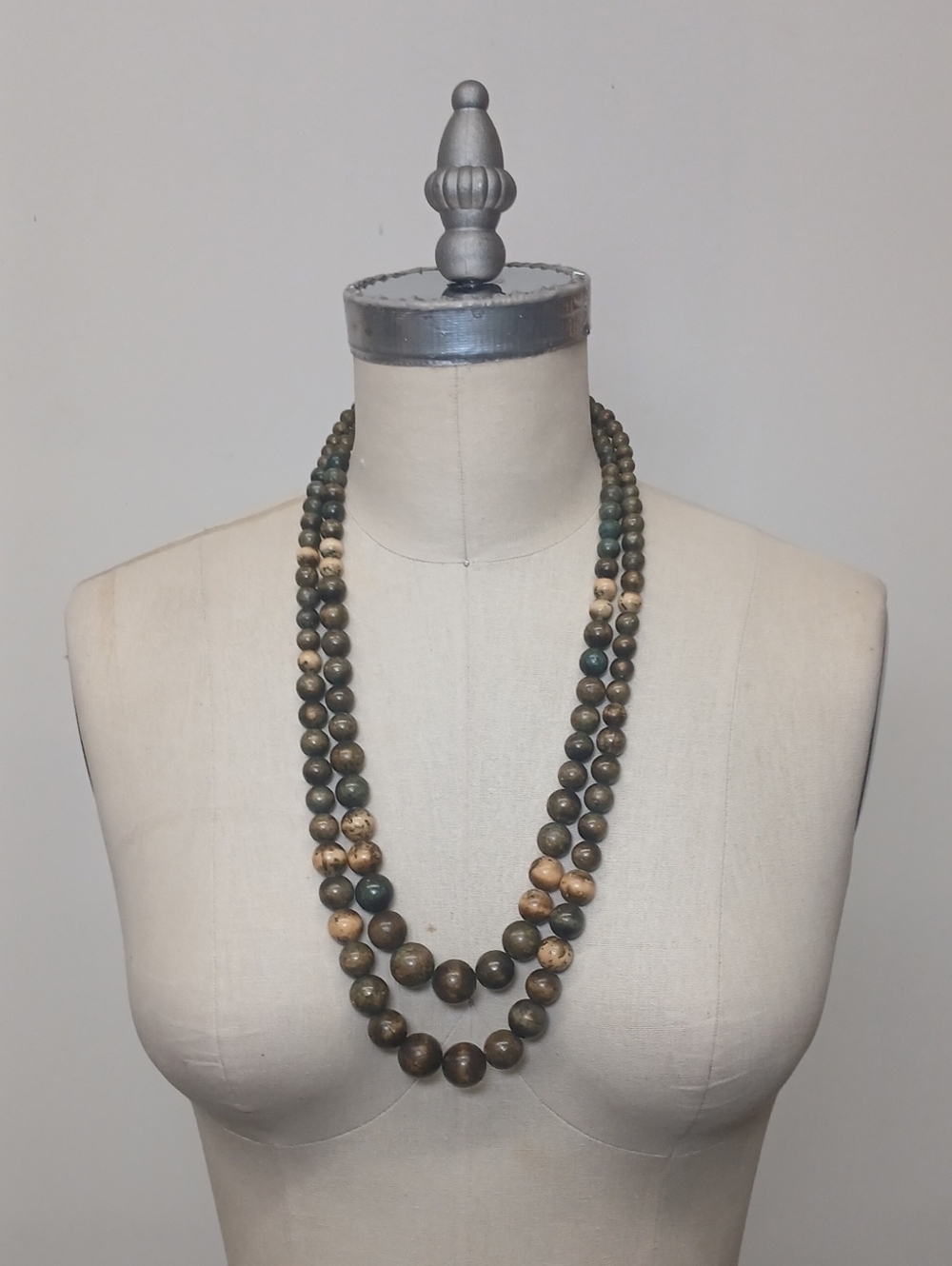 Vintage Green Wood Beaded Necklace - Natural Green and Cream